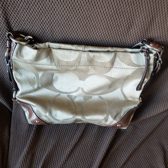 Coach - Picture 2 of 3